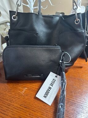 Steve Madden Sammy Handbag. Black Textured Shoulder Bag and Wristlet